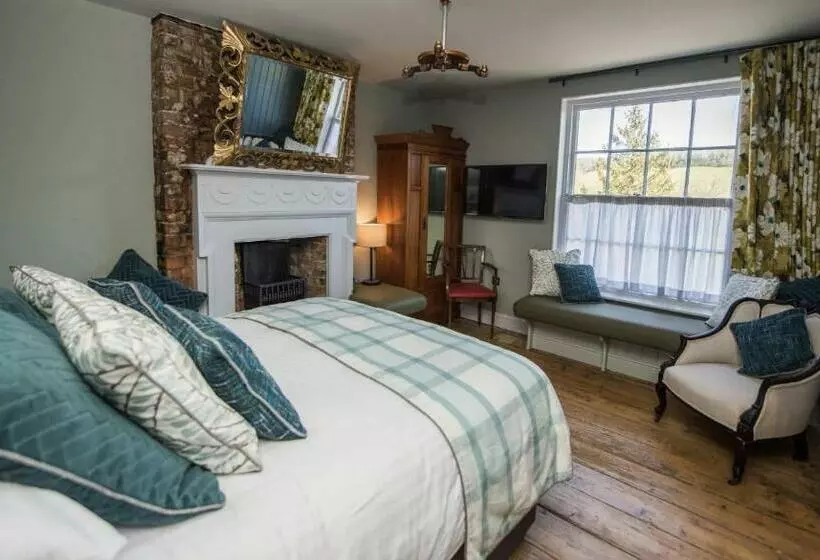 Deluxe Room, The Marquis Of Granby
