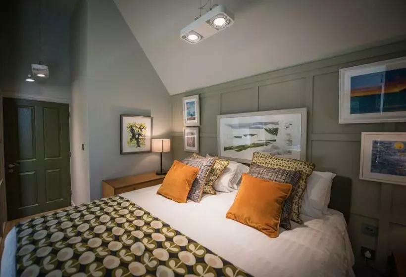 Deluxe Room, The Marquis Of Granby