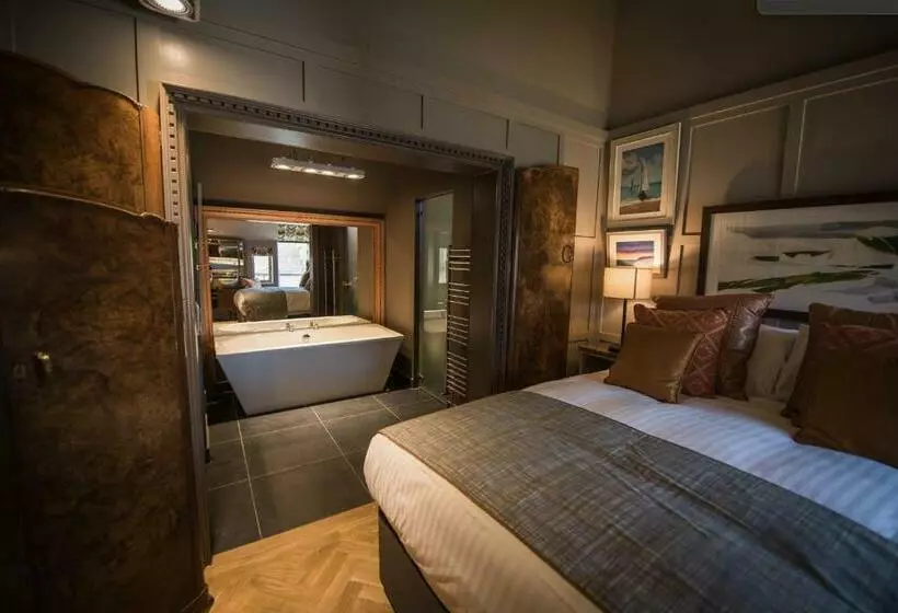 Deluxe Room, The Marquis Of Granby