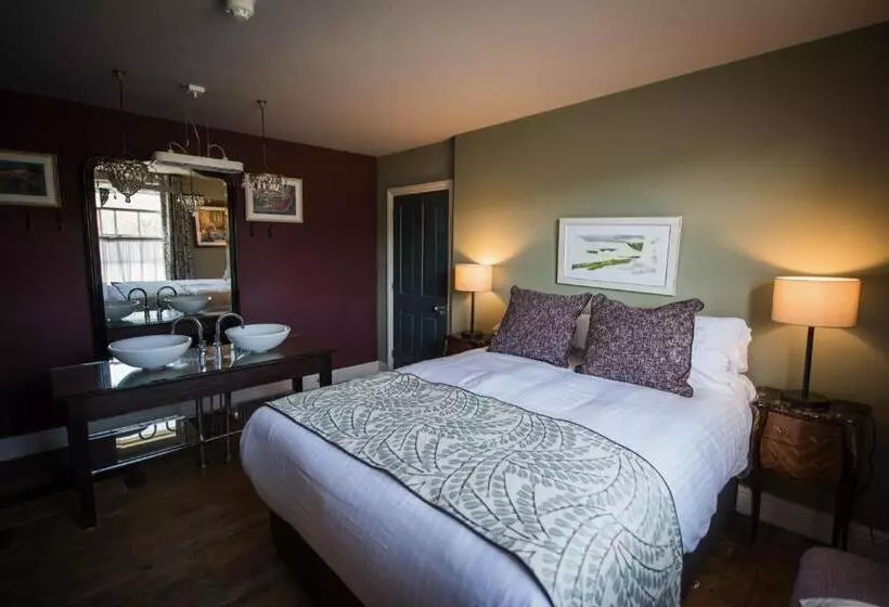Deluxe Room, The Marquis Of Granby