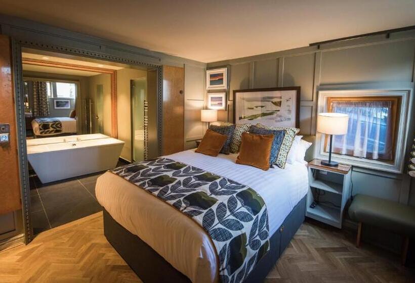 חדר דלוקס, The Marquis Of Granby