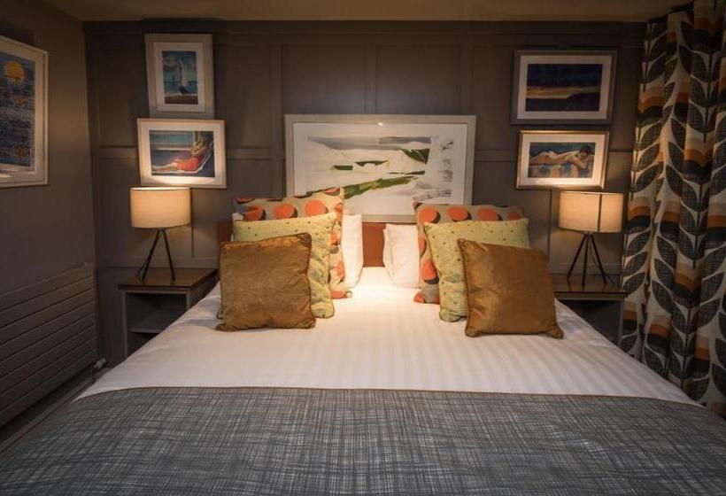 חדר דלוקס, The Marquis Of Granby