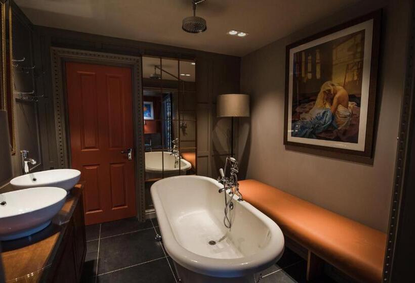 חדר דלוקס, The Marquis Of Granby