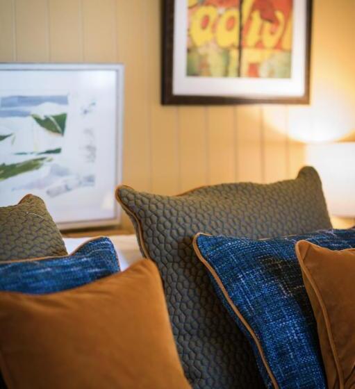 חדר קלאסי, The Marquis Of Granby