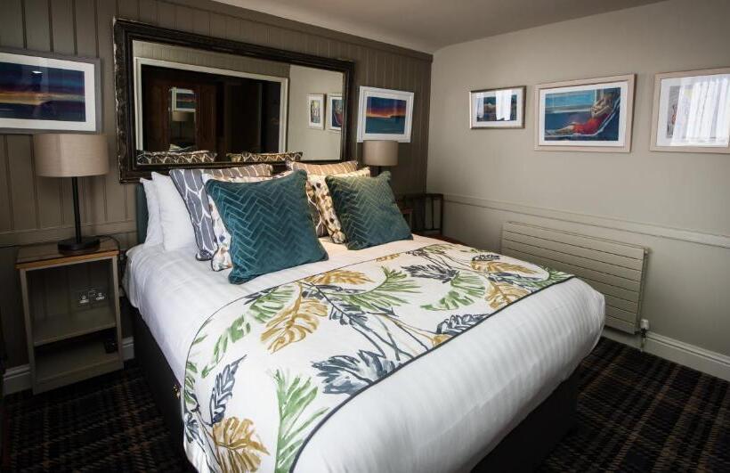 חדר קלאסי, The Marquis Of Granby