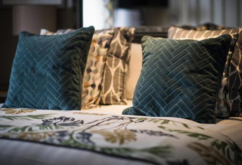 חדר קלאסי, The Marquis Of Granby