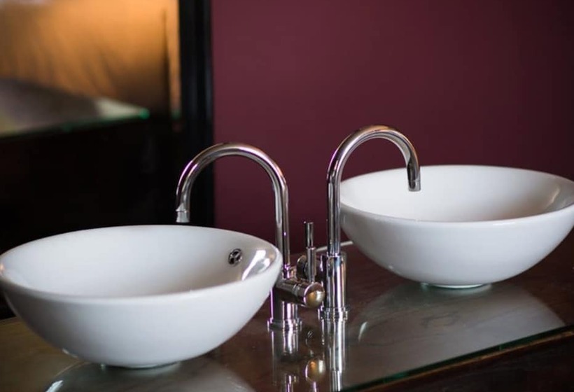 חדר דלוקס, The Marquis Of Granby