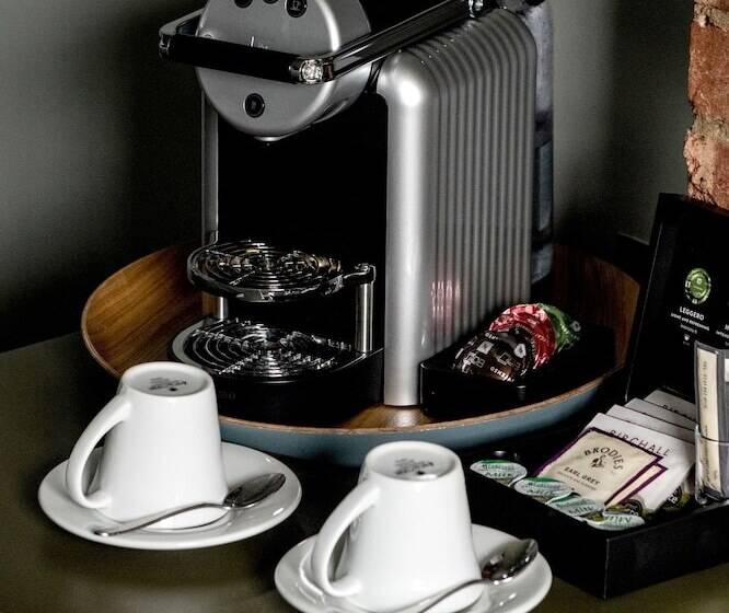 חדר דלוקס, The Marquis Of Granby