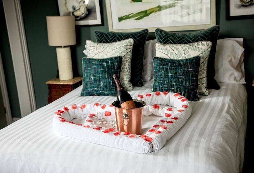 חדר דלוקס, The Marquis Of Granby