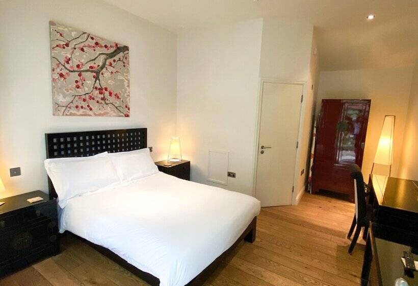 חדר סטנדרט, The Old House At Home