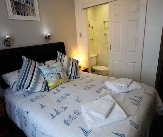 غرفة أساسية, The Pebbles   Adults Only