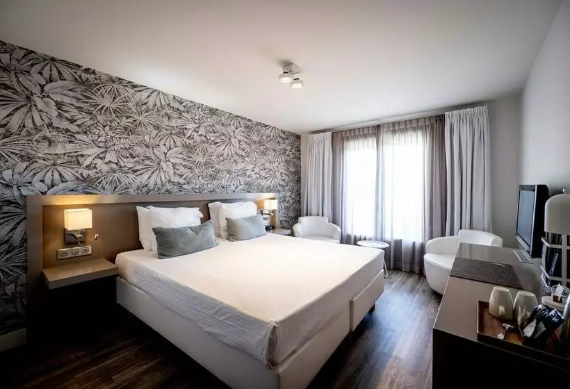ガーデンビューデラックスルーム, Van Der Valk Hotel Le Catalogne