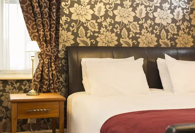 スイート, Wheatsheaf Hotel By Chef & Brewer Collection