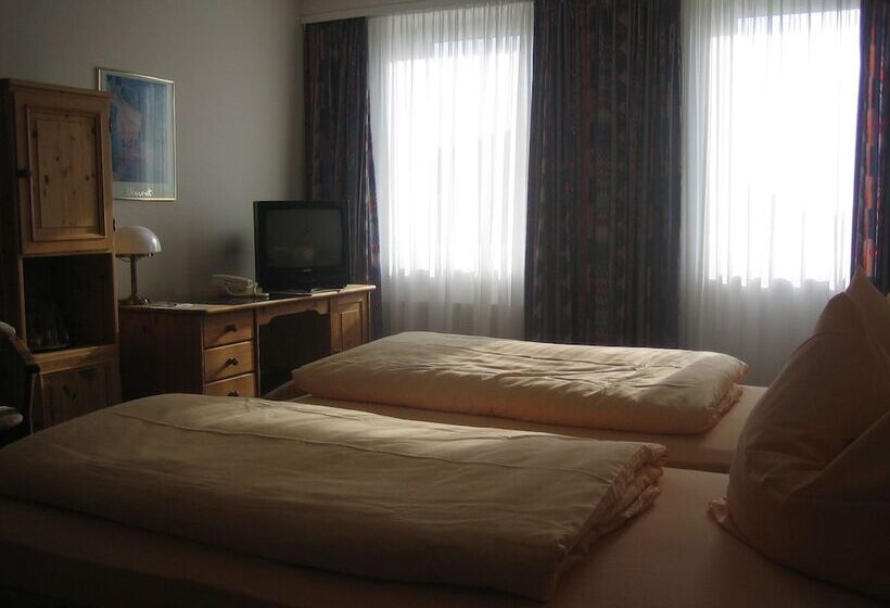 Номер Стандарт, Neustädter Hof Hotel Garni