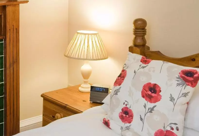 キングサイズベッドのスイートルーム, Knap Guest House
