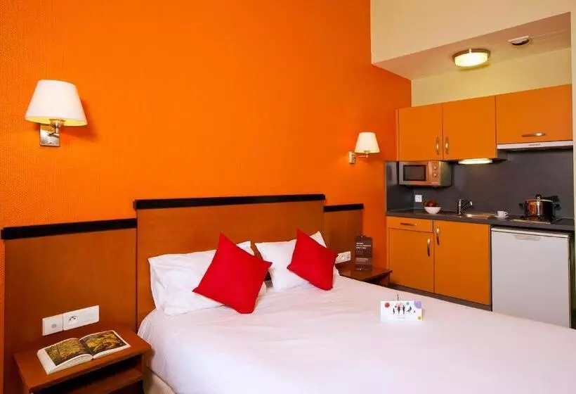 ダブルベッドのスタンダードスタジオ, S & Residences  Le Metropole