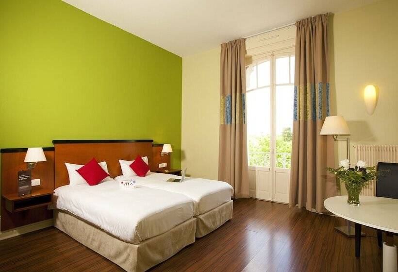 Апартаменты 1 Спальня, S & Residences  Le Metropole