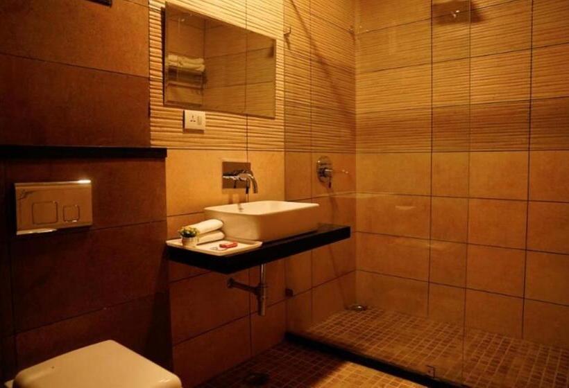 豪华房间, Amer Valley