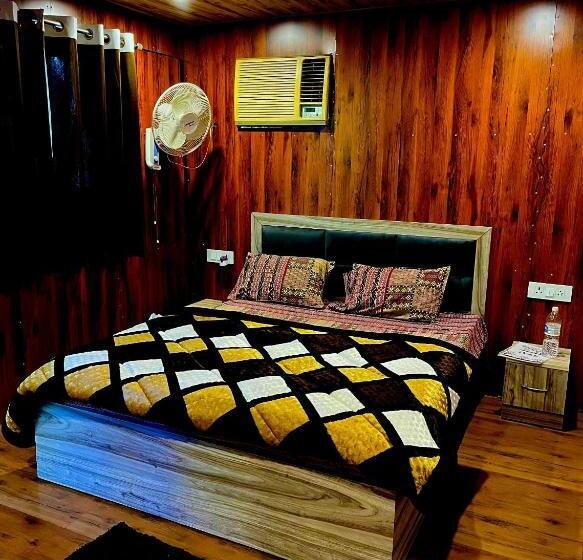 חדר דלוקס לשלושה, O Royal Tree Cafe And Resort