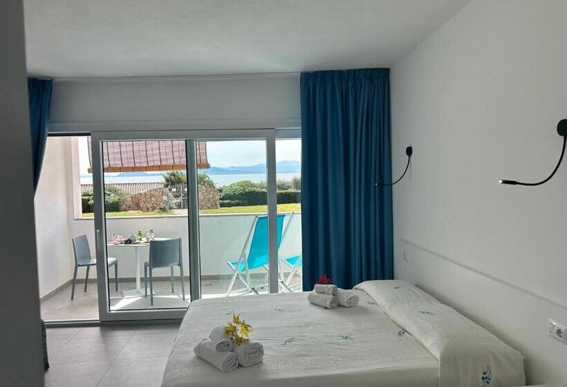 غرفة قياسية مطلّة علي البحر مزوَّدة بشُرفة, Rooms, Affittacamere Maksim