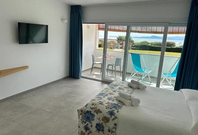 غرفة قياسية مطلّة علي البحر مزوَّدة بشُرفة, Rooms, Affittacamere Maksim