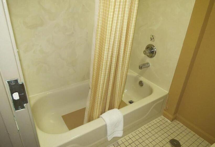 غرفة قياسية, First Western Inn