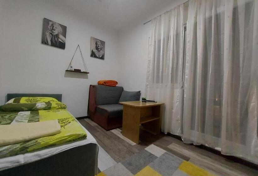 اتاق استاندارد با بالکن, Pandora S Place