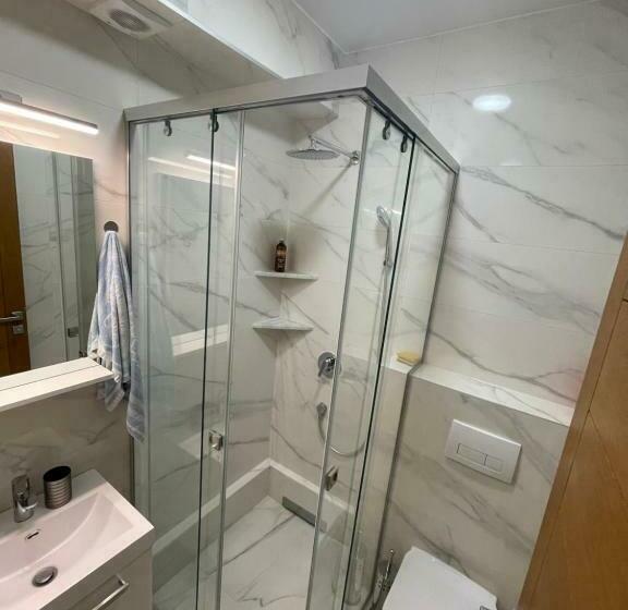 اتاق استاندارد یک تخته با بالکن, Ali Rooms