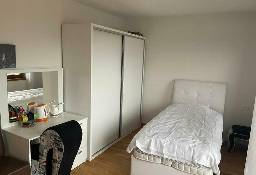 اتاق استاندارد یک تخته با بالکن, Ali Rooms