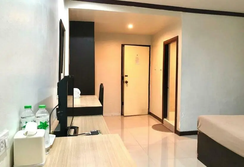 اتاق لوکس, Visanuinn