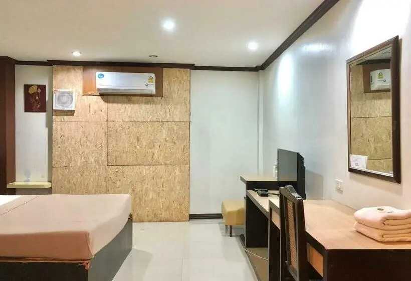 اتاق لوکس, Visanuinn