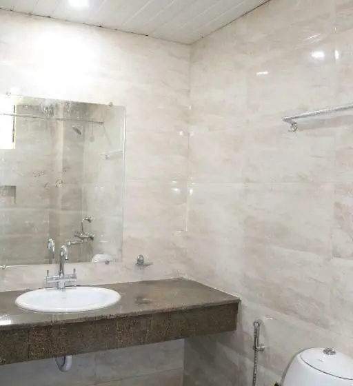 Superior Room, Centro
