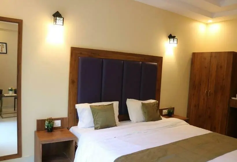 Superior Room, Centro
