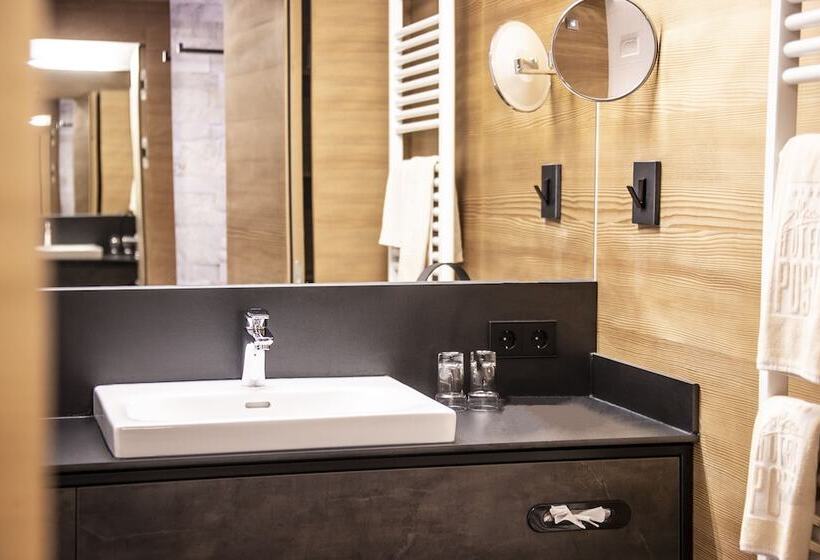 غرفة قياسية مزوَّدة بشُرفة, Alpen Hotel Post