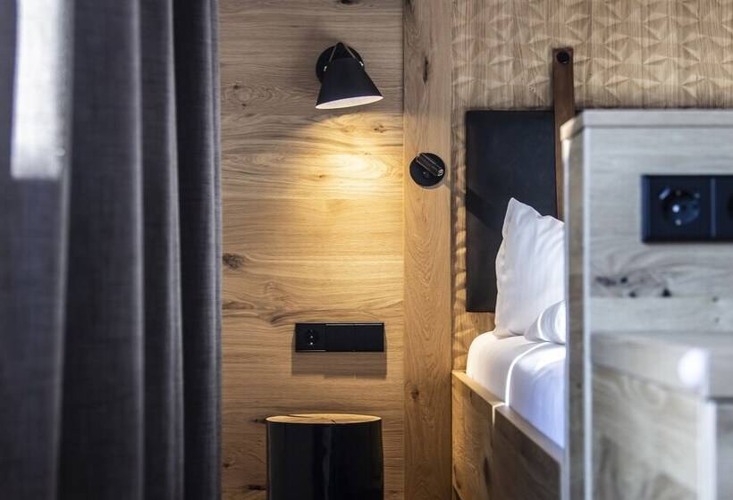 غرفة قياسية مزوَّدة بشُرفة, Alpen Hotel Post