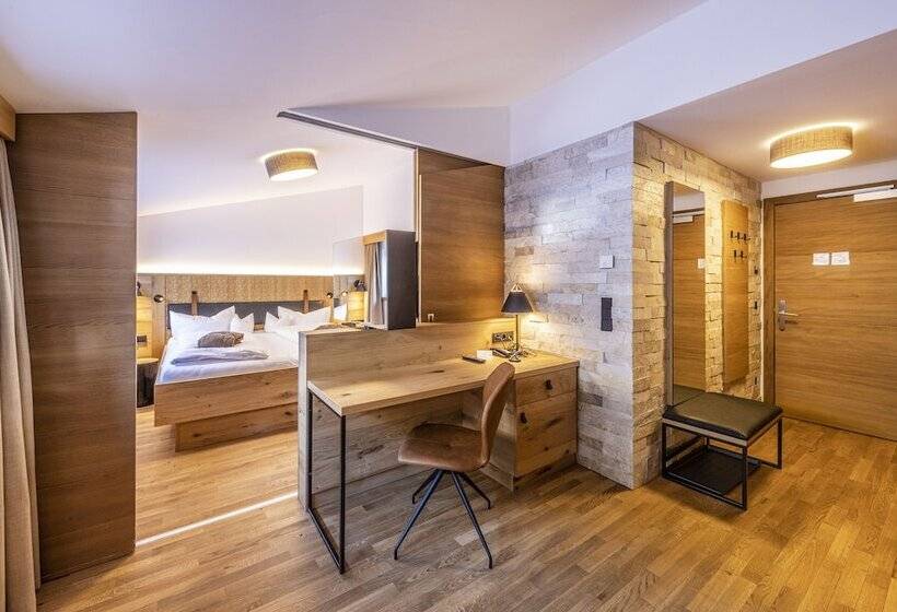 Полулюкс, Alpen Hotel Post