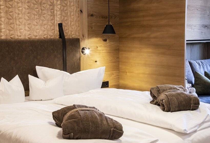 جناح جونيور مزوَّد بشرفة, Alpen Hotel Post