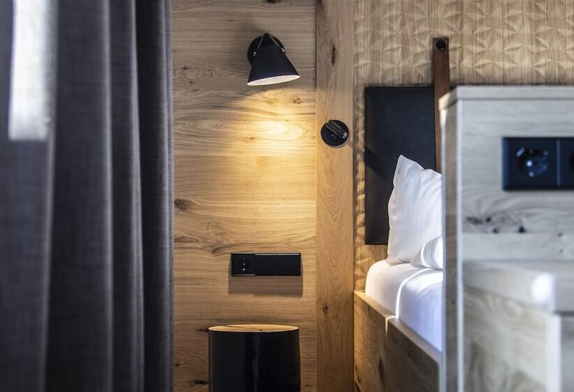 غرفة قياسية مزوَّدة بشُرفة, Alpen Hotel Post