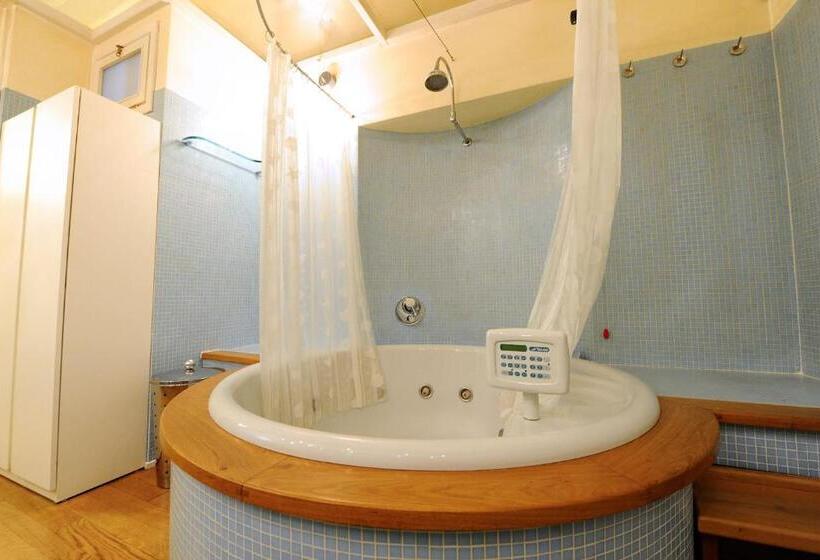 带按摩浴盆的套房, Casa Museo Palazzo Valenti Gonzaga