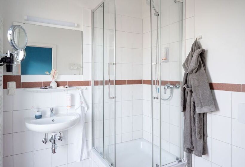 غرفة قياسية مطلّة علي البحر, Alte Fischereischule