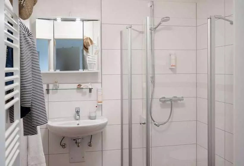 Standard Yhden Hengen Huone, Alte Fischereischule