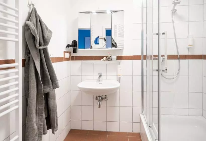 Standard Yhden Hengen Huone Merinäkymä, Alte Fischereischule
