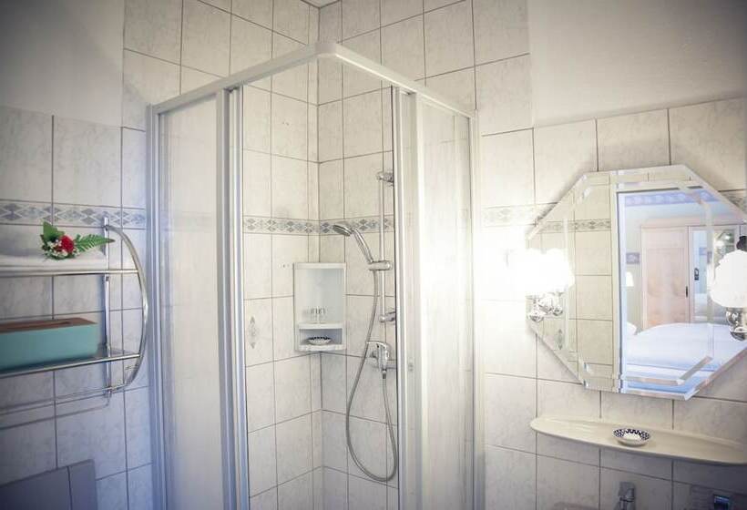 标准间, Altes Kurhaus