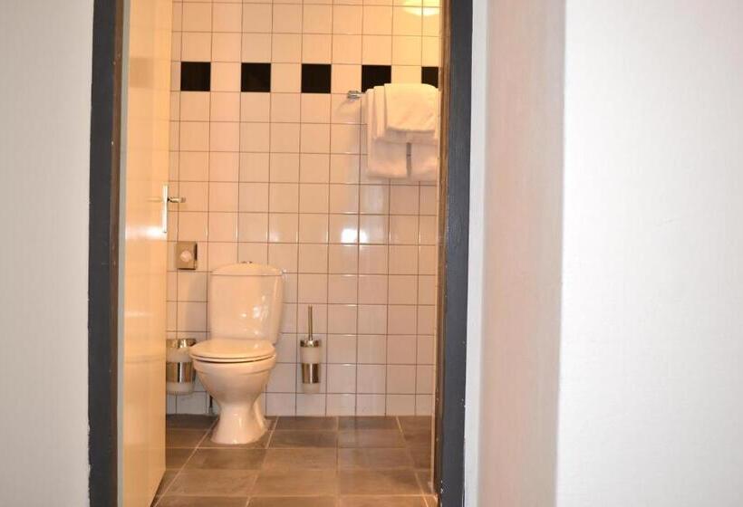 Четырехместный Номер Стандарт, Beez