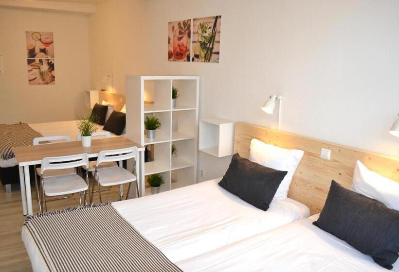 Четырехместный Номер Стандарт, Beez