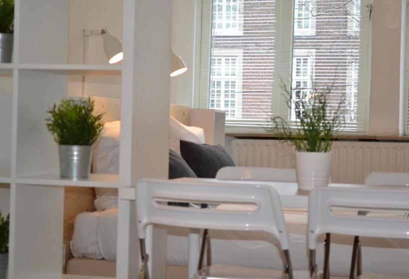 Четырехместный Номер Стандарт, Beez