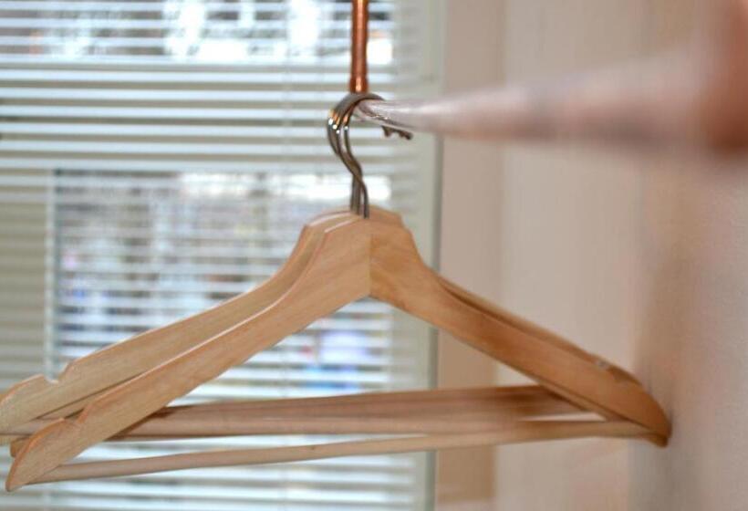 Четырехместный Номер Стандарт, Beez