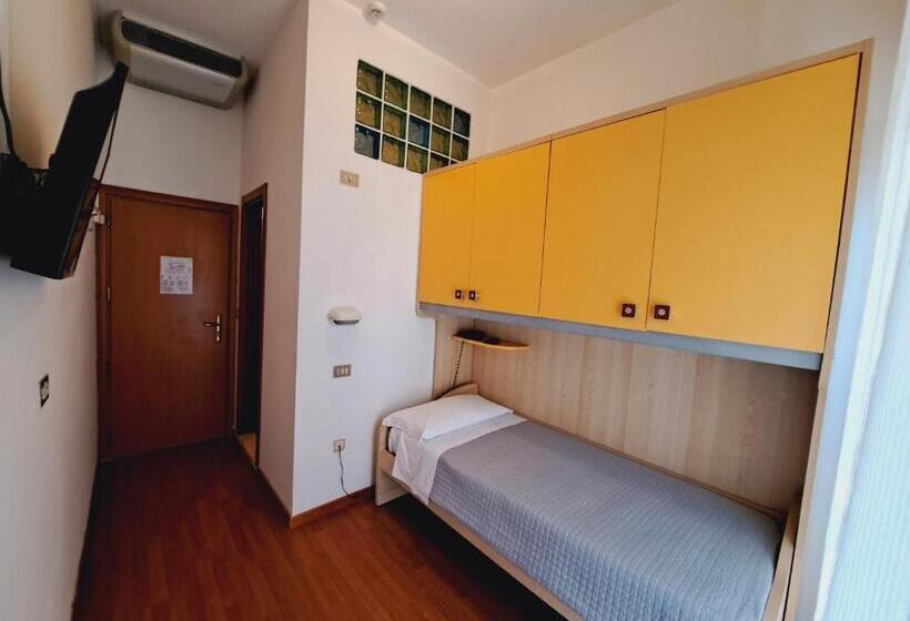 اتاق استاندارد یک نفره, Butterfly Wellness & Spa