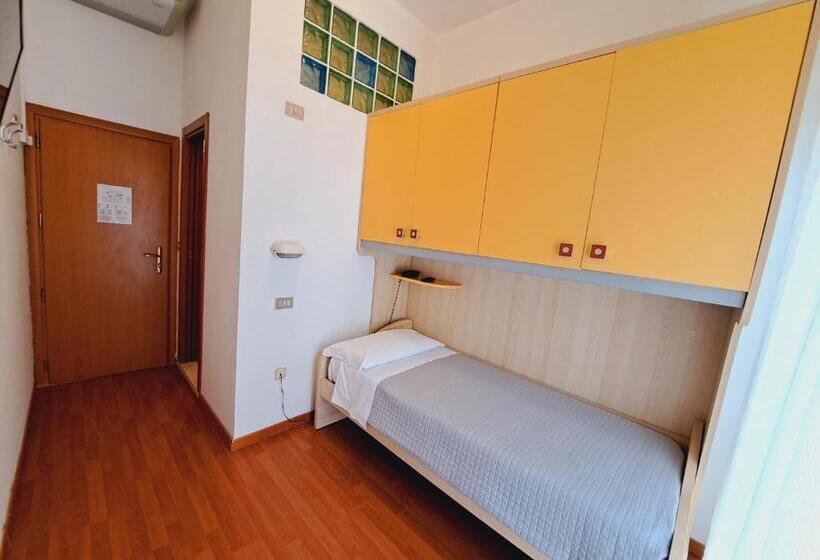 اتاق استاندارد یک نفره, Butterfly Wellness & Spa