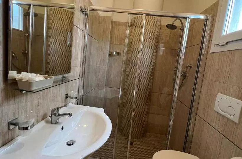 اتاق کلاسیک چهارنفره, Butterfly Wellness & Spa